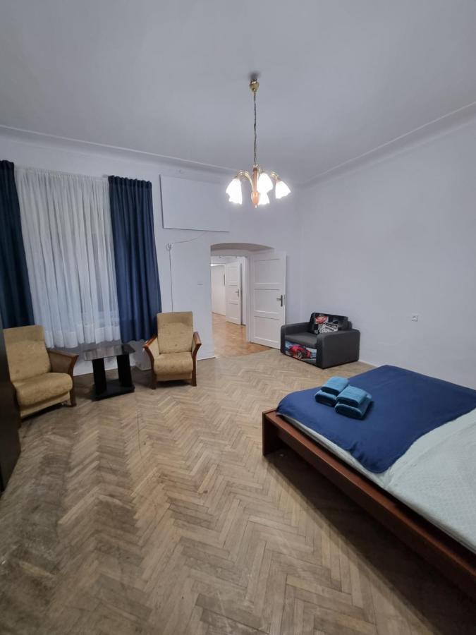 W Centrum Czestochowy Nmp32 *